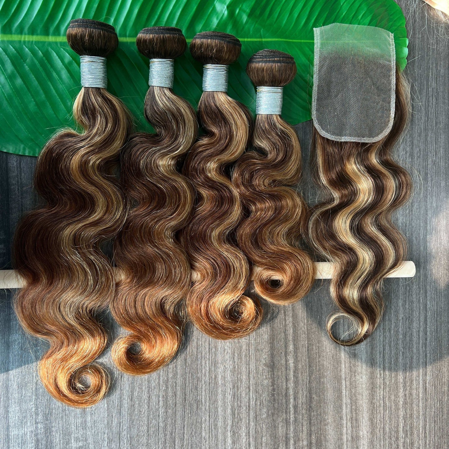 P4/27 Highlight Body Wave 4 Bundles With 4x4 Lace Closure Human Hair
